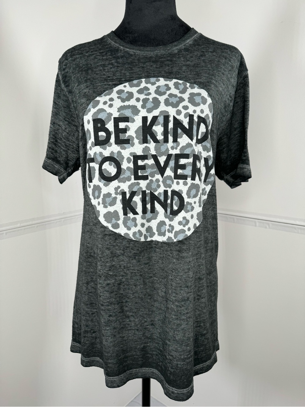 Oliver & Otis Be Kind to Every Kind Graphic Tee Gray Size Medium